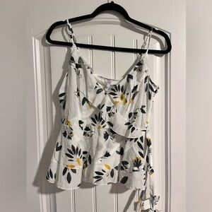 Q+A Los Angeles NWT Cute V Neck Tank Top
